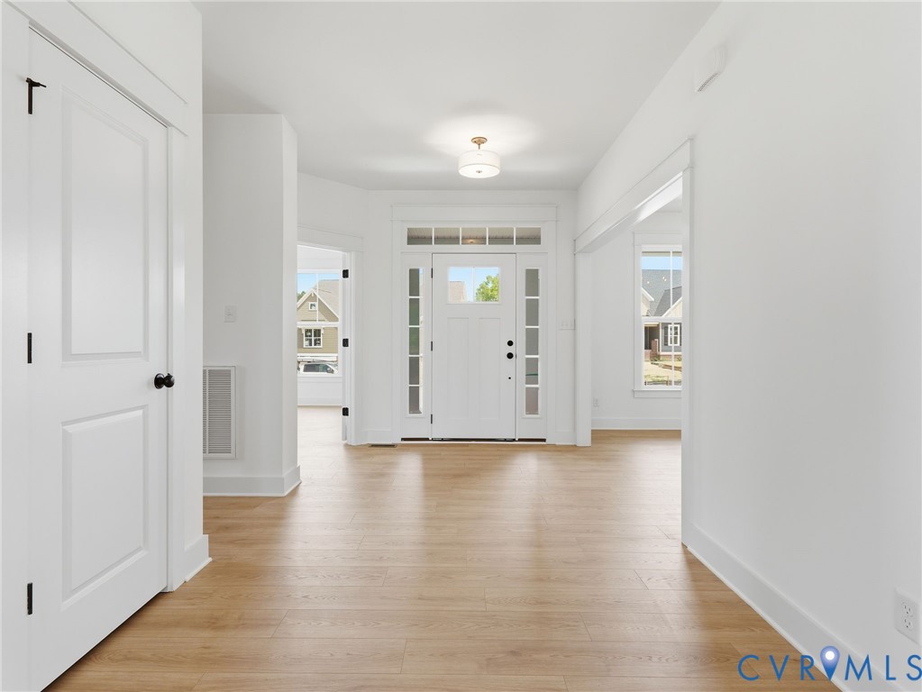 18112 Copper Fox Loop Moseley, VA 23120 - Photo 5 of 29