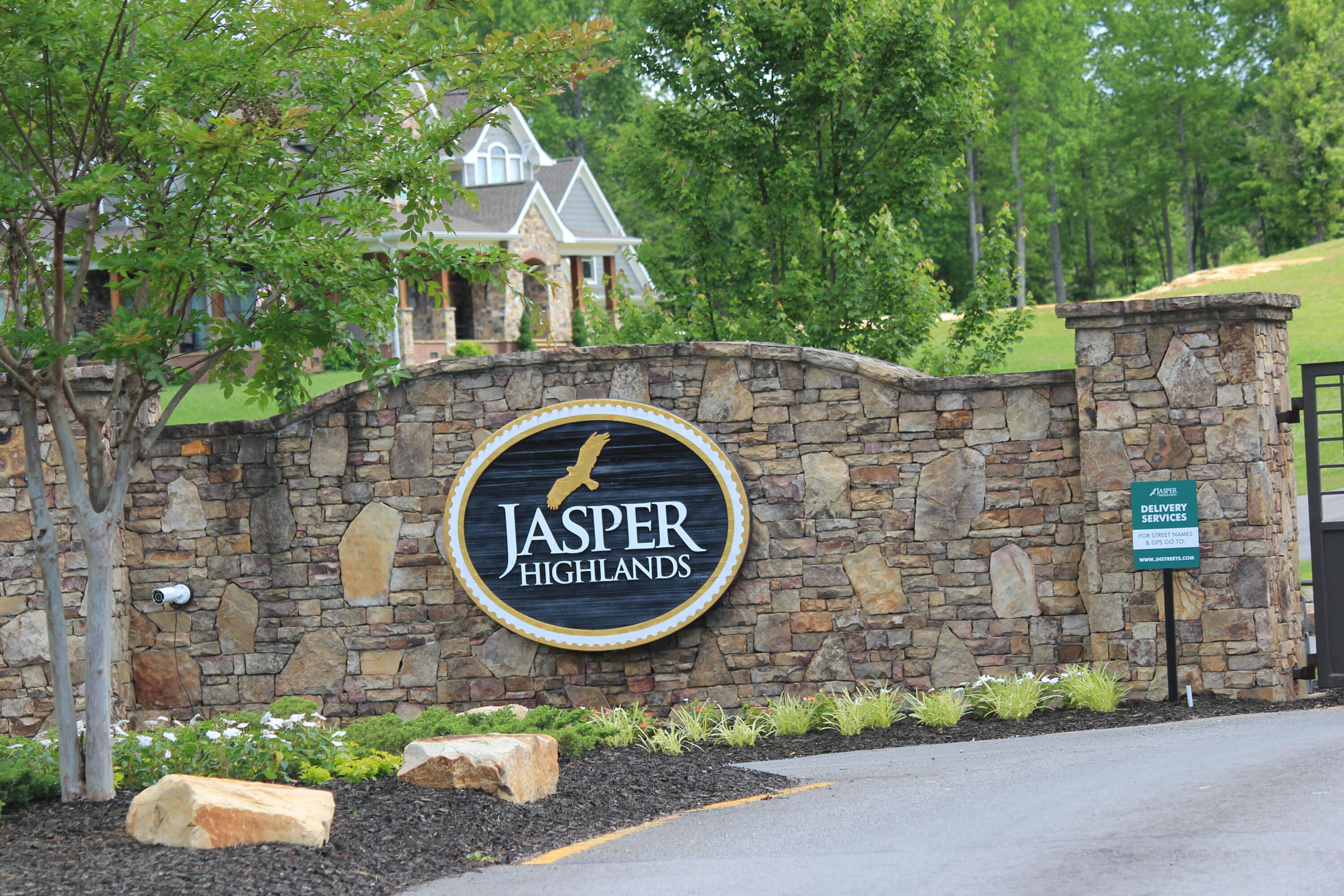 3940 Crockett Point, Unit JF222 Jasper, TN 37347 - Photo 2 of 16 img_7926