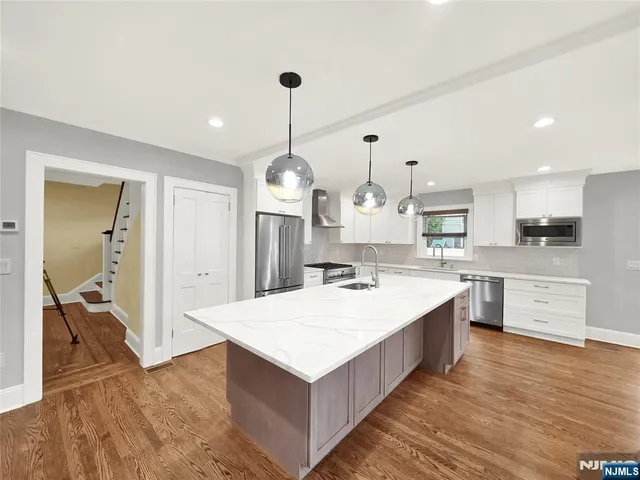 $950,000 | 15-09 Morlot Avenue, Fair Lawn, NJ 07410