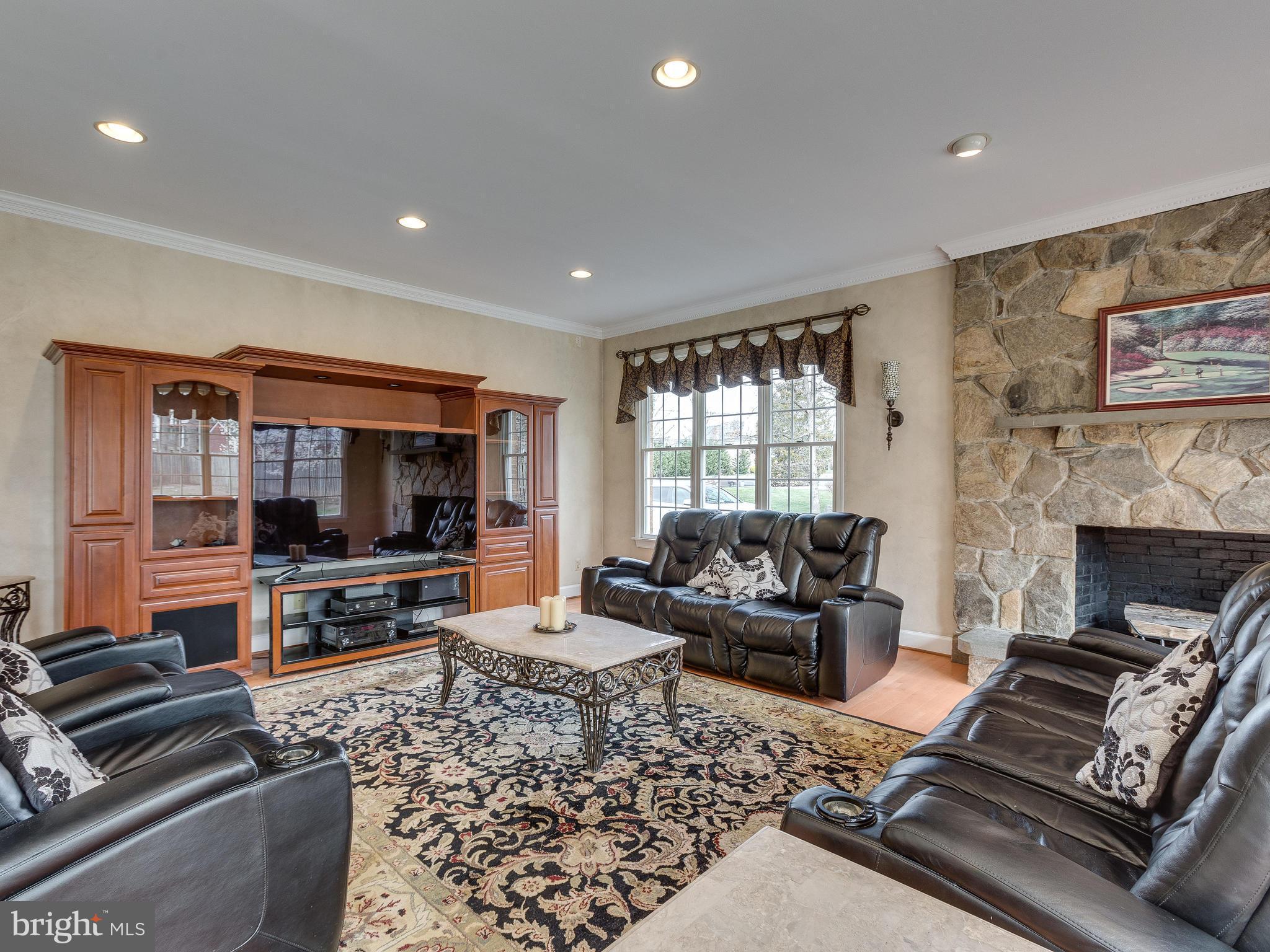5613 Clifton Road Clifton, VA 20124 - Photo 13 of 42 Family Room