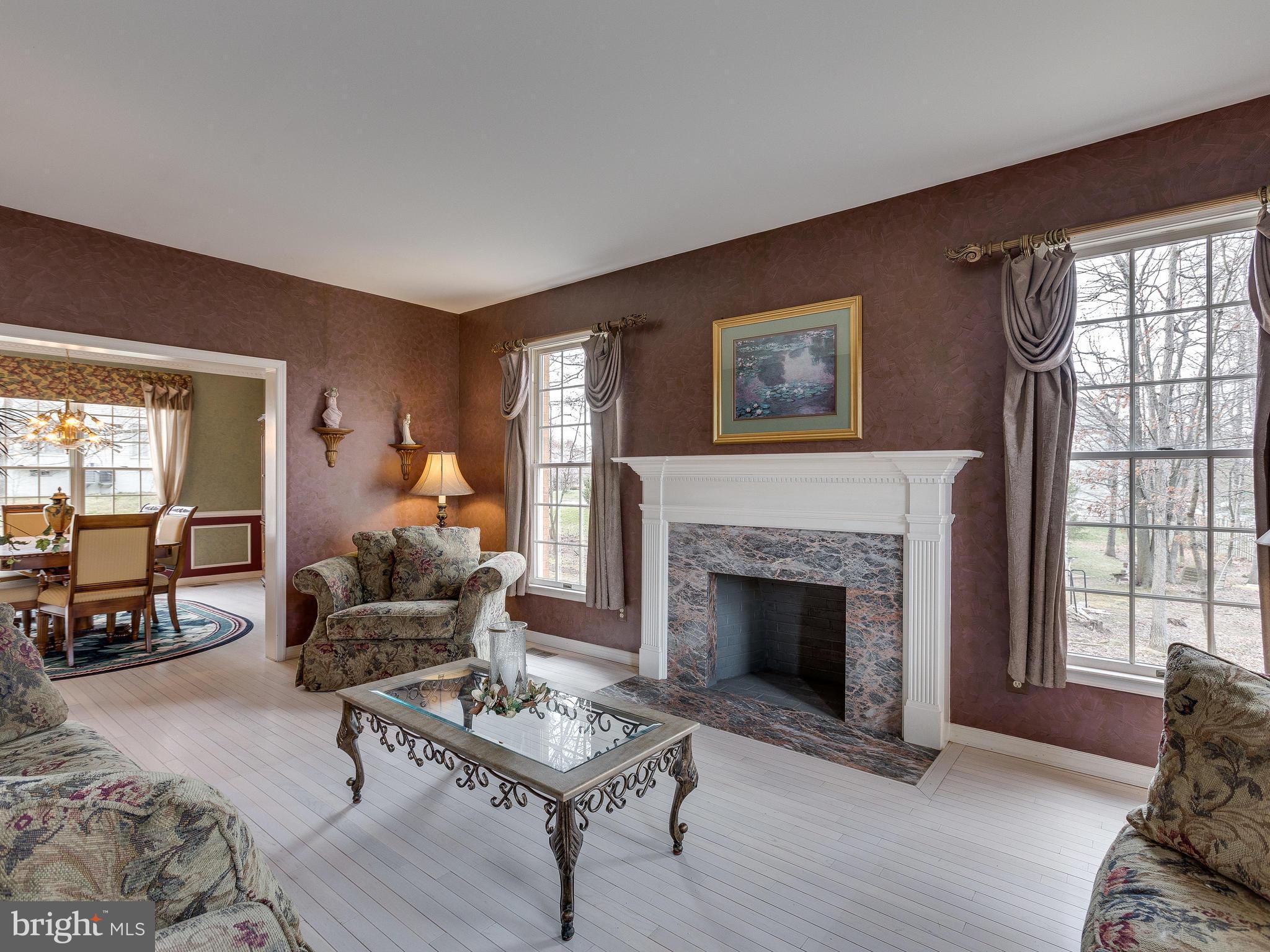 5613 Clifton Road Clifton, VA 20124 - Photo 15 of 42 Living Room