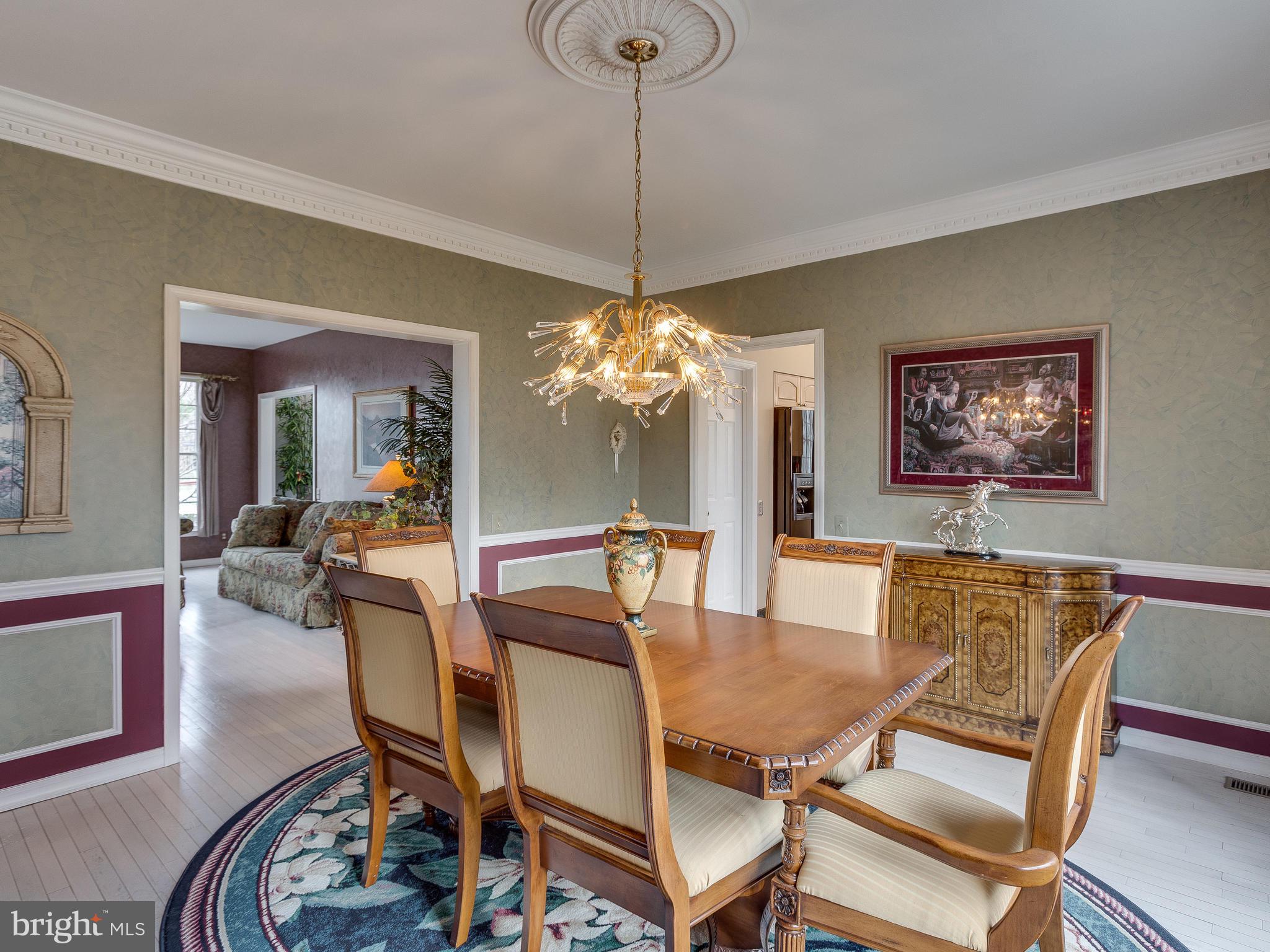 5613 Clifton Road Clifton, VA 20124 - Photo 16 of 42 Dining perfect for gatherings & to entertain.