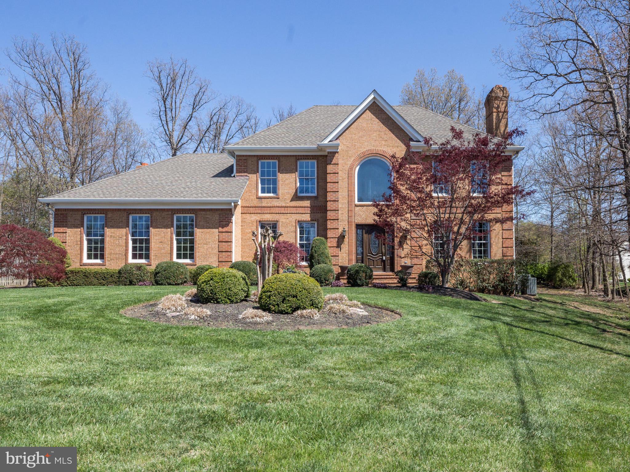 5613 Clifton Road Clifton, VA 20124 - Photo 4 of 42 All brick masterpiece.
