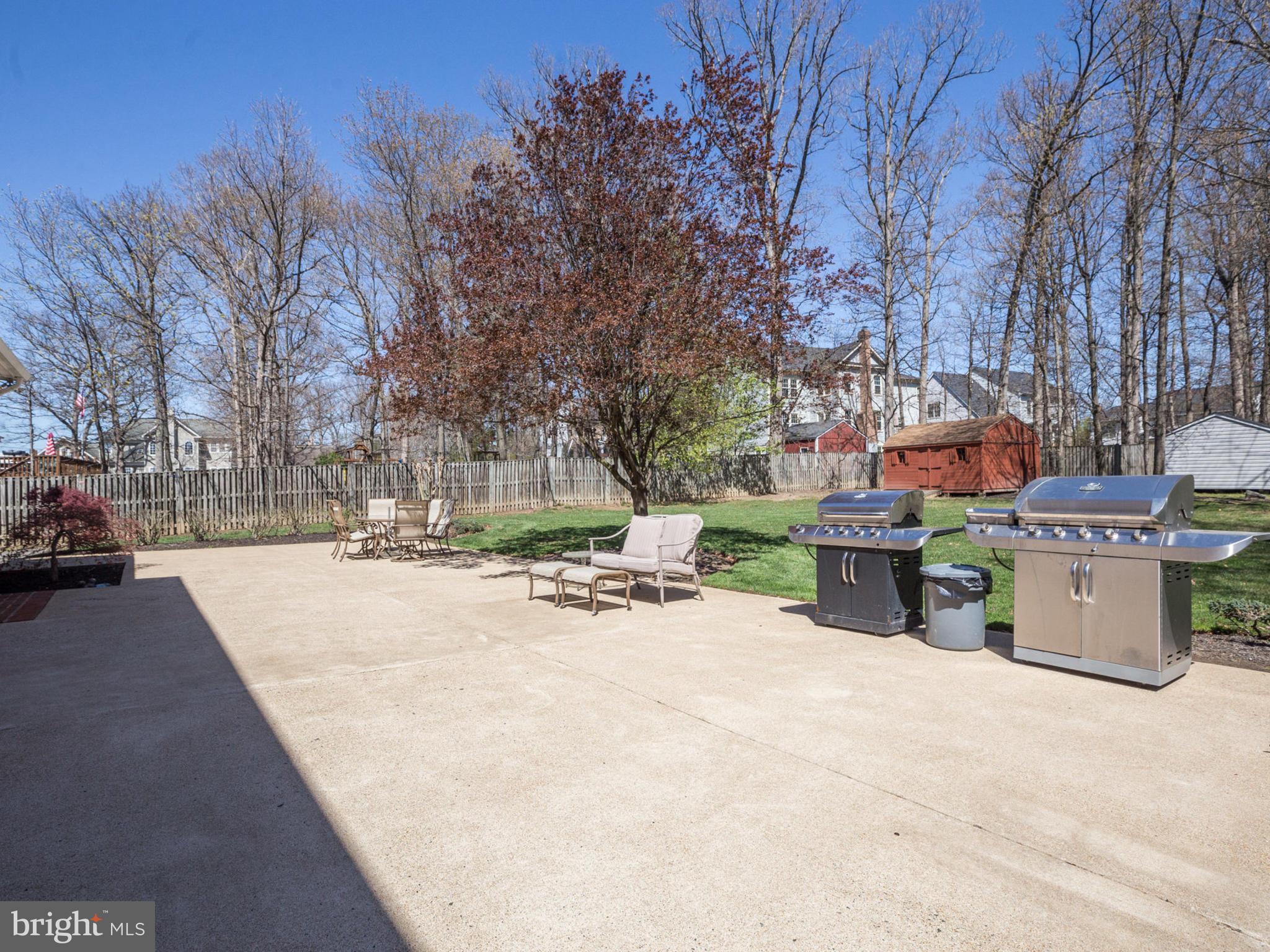 5613 Clifton Road Clifton, VA 20124 - Photo 38 of 42 Large patio perfect for entertaining. or relaxing.