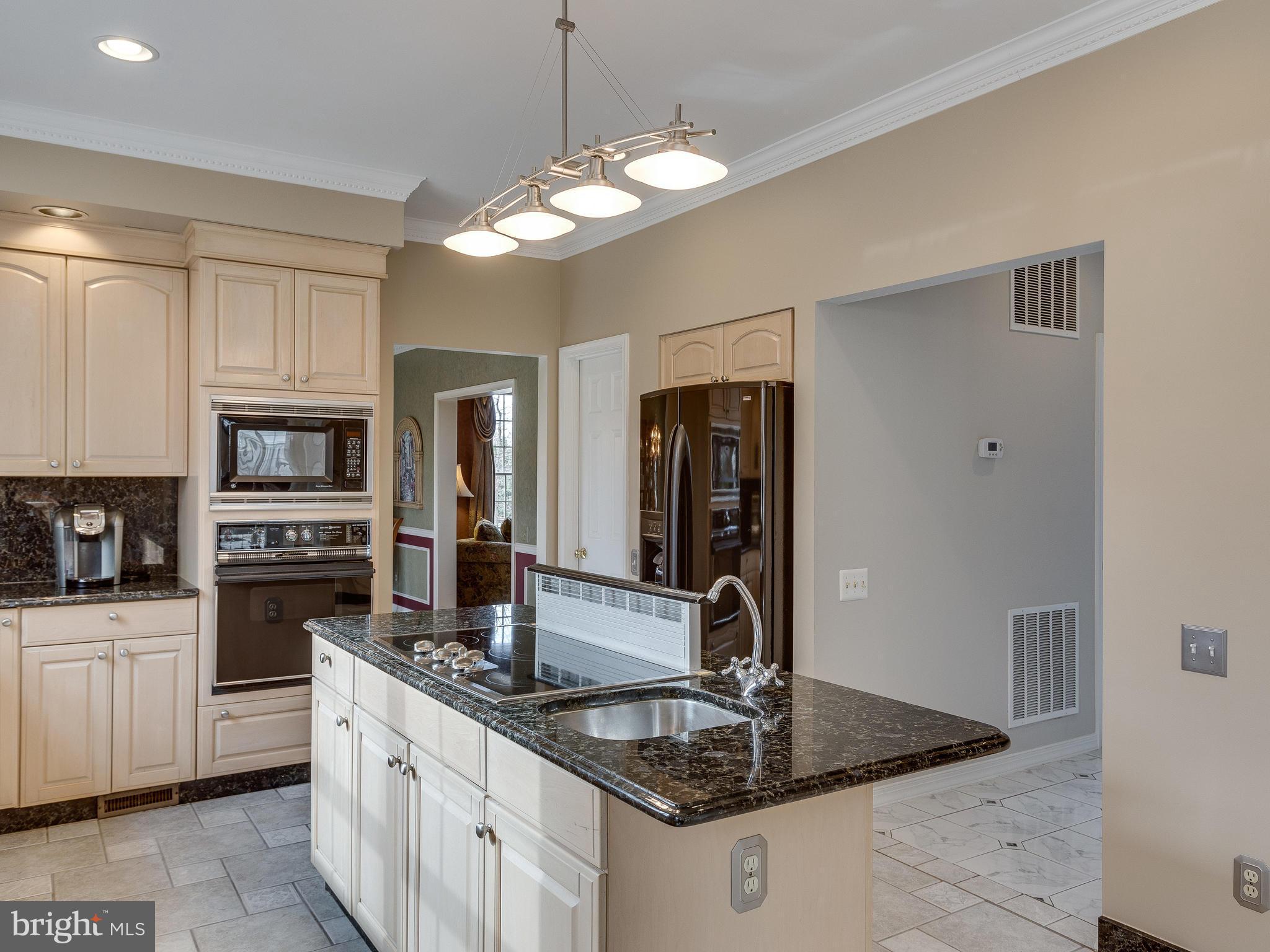 5613 Clifton Road Clifton, VA 20124 - Photo 8 of 42 Kitchen w/ island.
