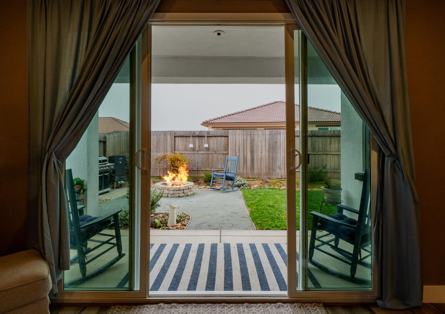 4414 Hawkfinch Circle Rancho Cordova, CA 95742 - Photo 33 of 40 a view of backyard from a balcony