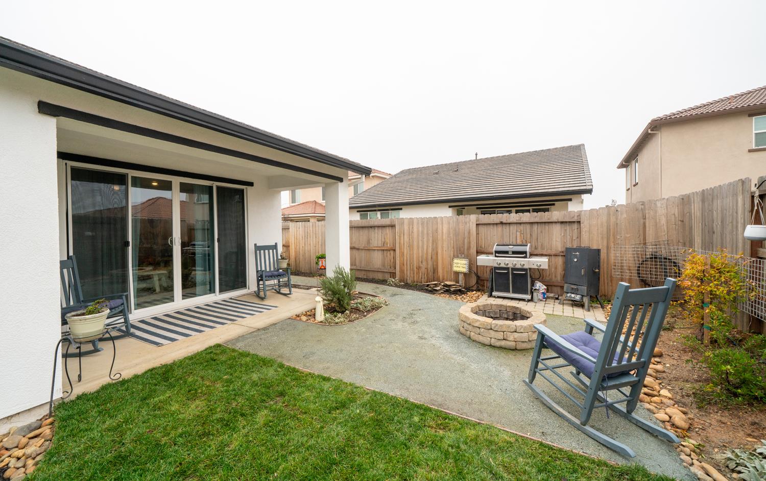 4414 Hawkfinch Circle Rancho Cordova, CA 95742 - Photo 38 of 40 a view of a backyard with sitting area and furniture