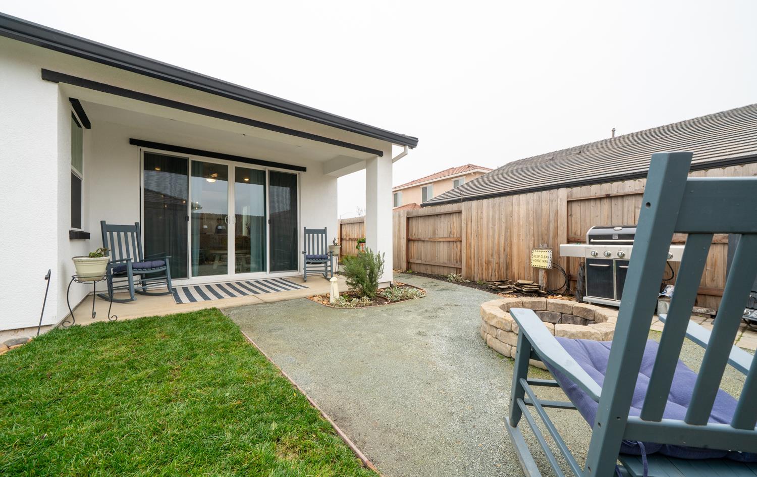 4414 Hawkfinch Circle Rancho Cordova, CA 95742 - Photo 39 of 40 a view of a house with backyard and sitting area
