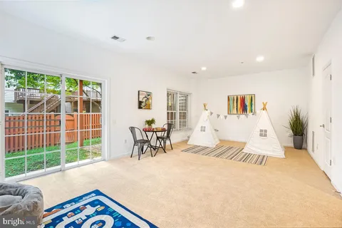 $939,900 | 11900 Bristol Manor Court, Unit 73, North Bethesda, MD 20852