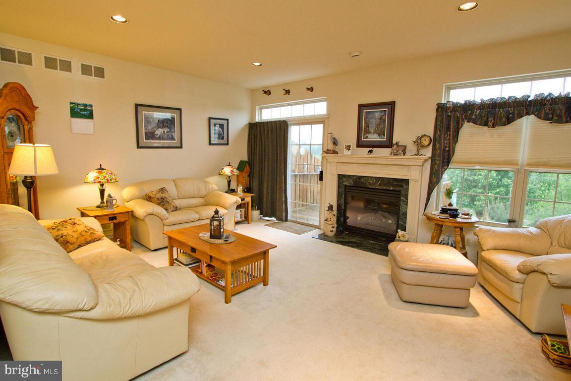 424 Stone Creek Road Lancaster, PA 17603 - Photo 3 of 37 Gallery Image 3