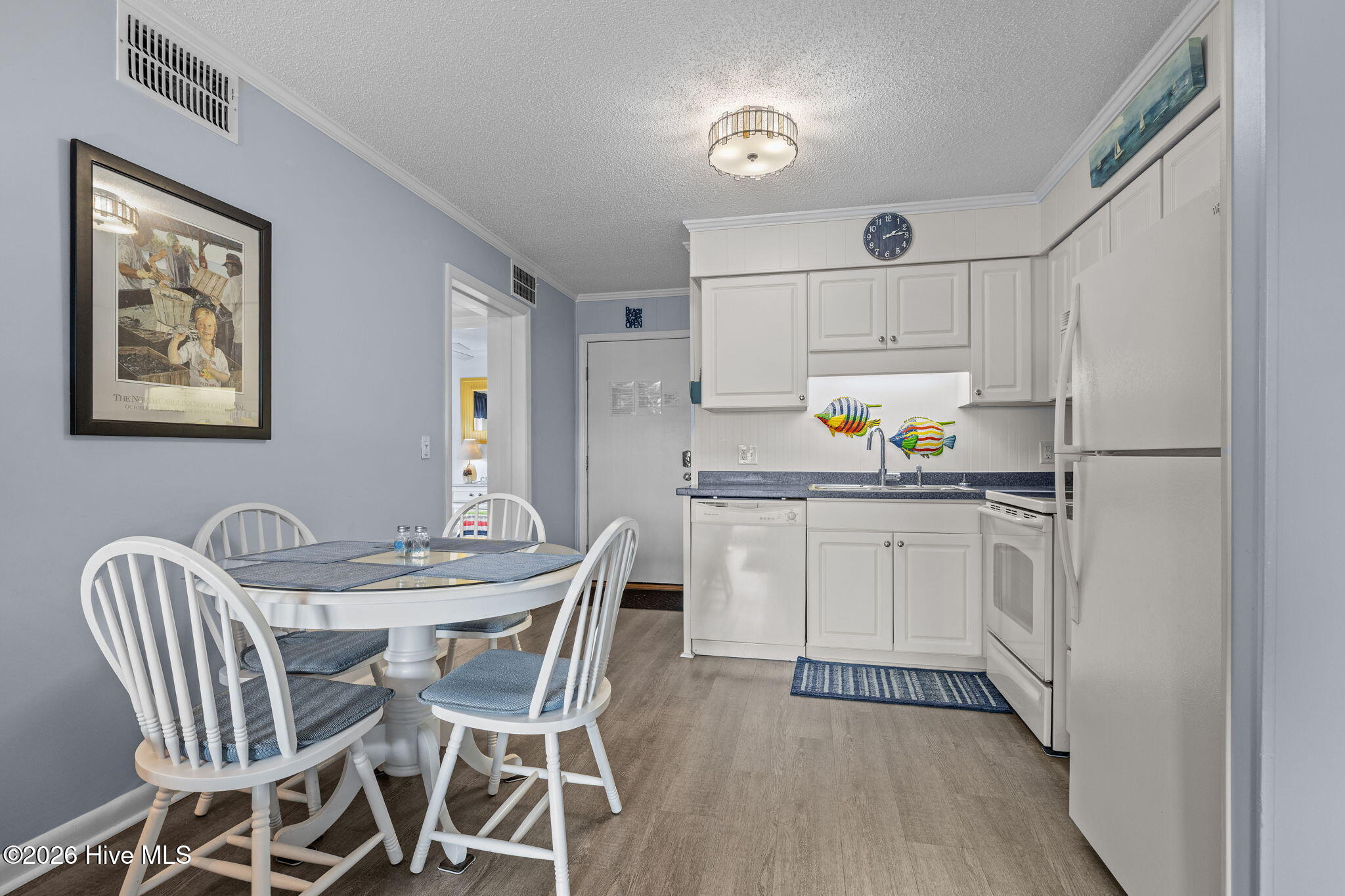Kitchen/Dining Space