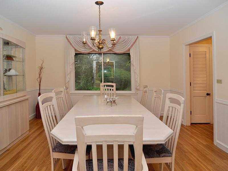 12 Pinetop Road Barrington, RI 02806 - Photo 11 of 25 Dining Room.