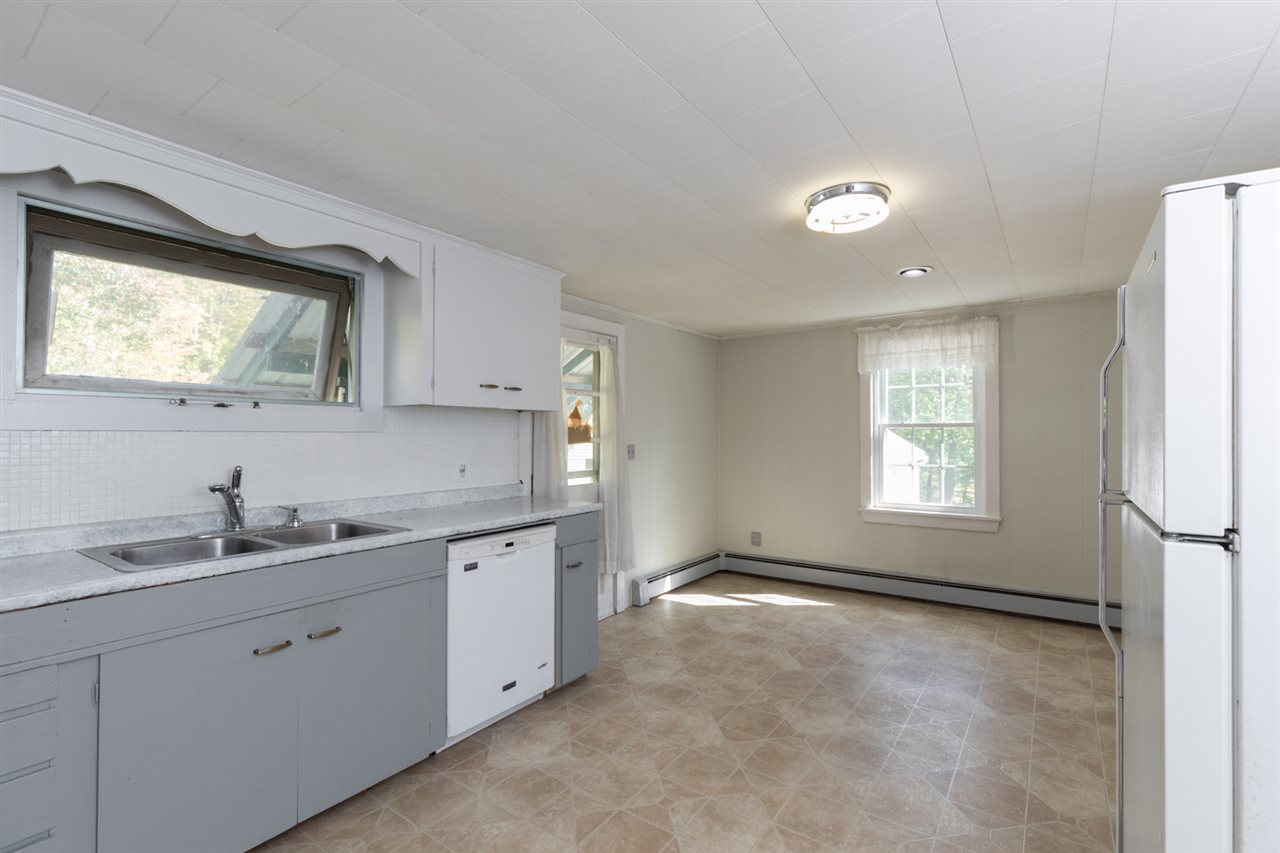 244 Mill Pond Road Nottingham, NH 03290 - Photo 11 of 39