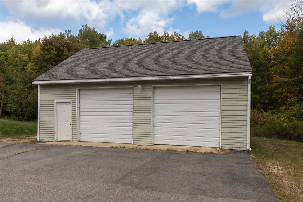 244 Mill Pond Road Nottingham, NH 03290 - Photo 5 of 39