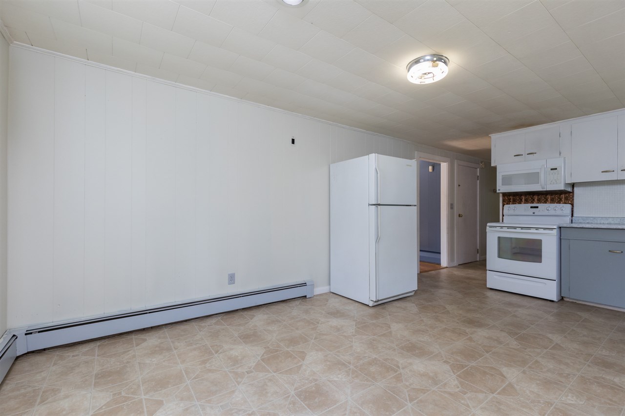 244 Mill Pond Road Nottingham, NH 03290 - Photo 6 of 39