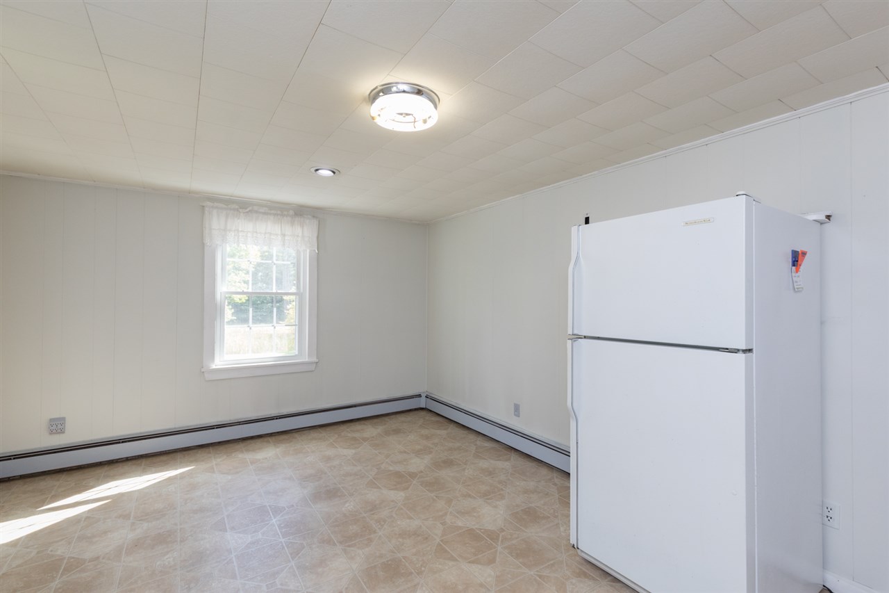244 Mill Pond Road Nottingham, NH 03290 - Photo 10 of 39