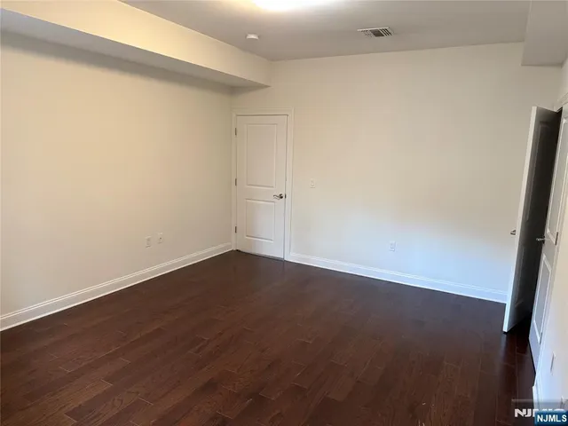 $2,725 | 2001 Hudson Terrace, Unit 305, Fort Lee, NJ 07024