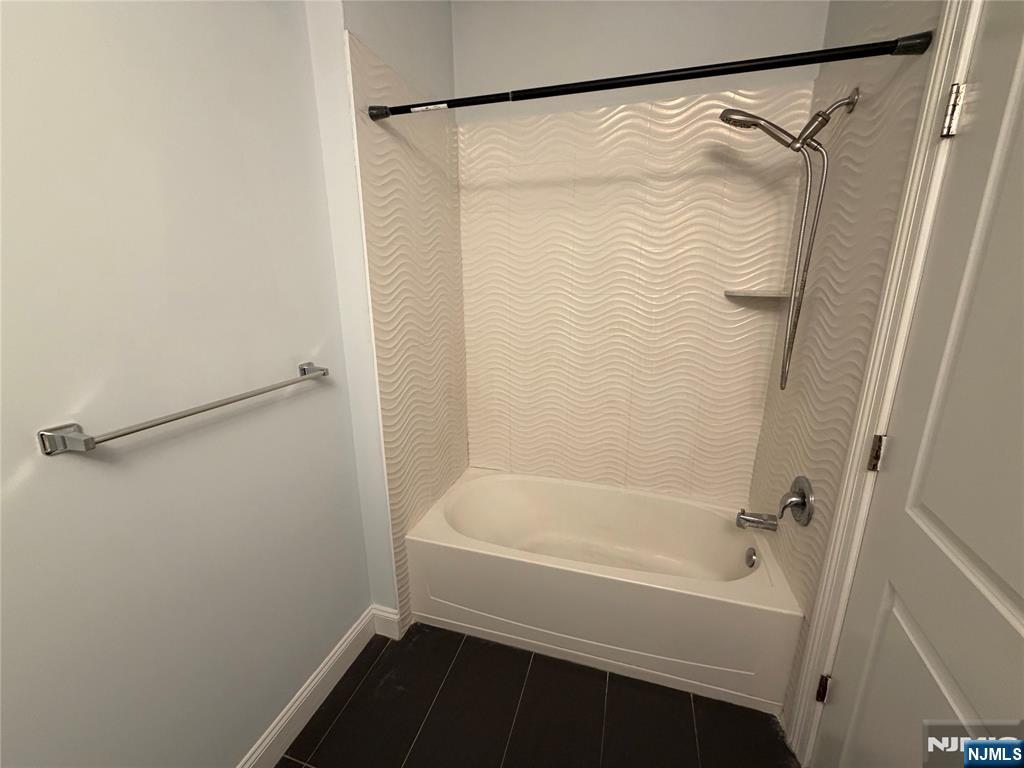 2001 Hudson Terrace, Unit 305 Fort Lee, NJ 07024 - Photo 3 of 9