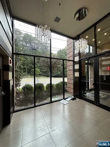 $2,725 | 2001 Hudson Terrace, Unit 305, Fort Lee, NJ 07024