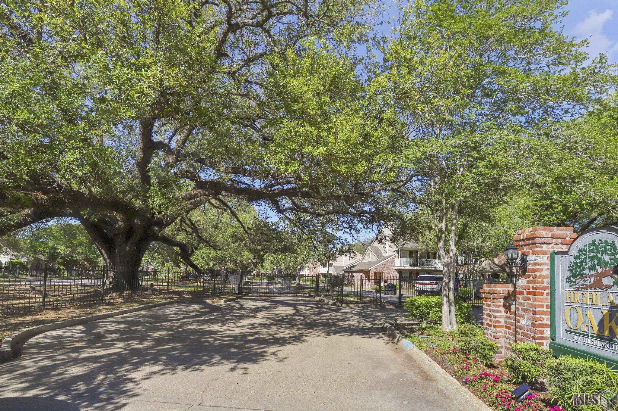 9007 Highland Road, Unit 25 Baton Rouge, LA 70810 - Photo 3 of 18 Community Entrance