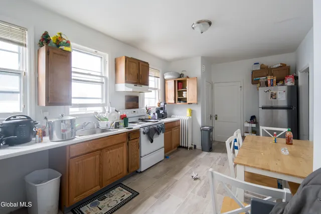 $385,000 | 874 Warren Street, Albany, NY 12208