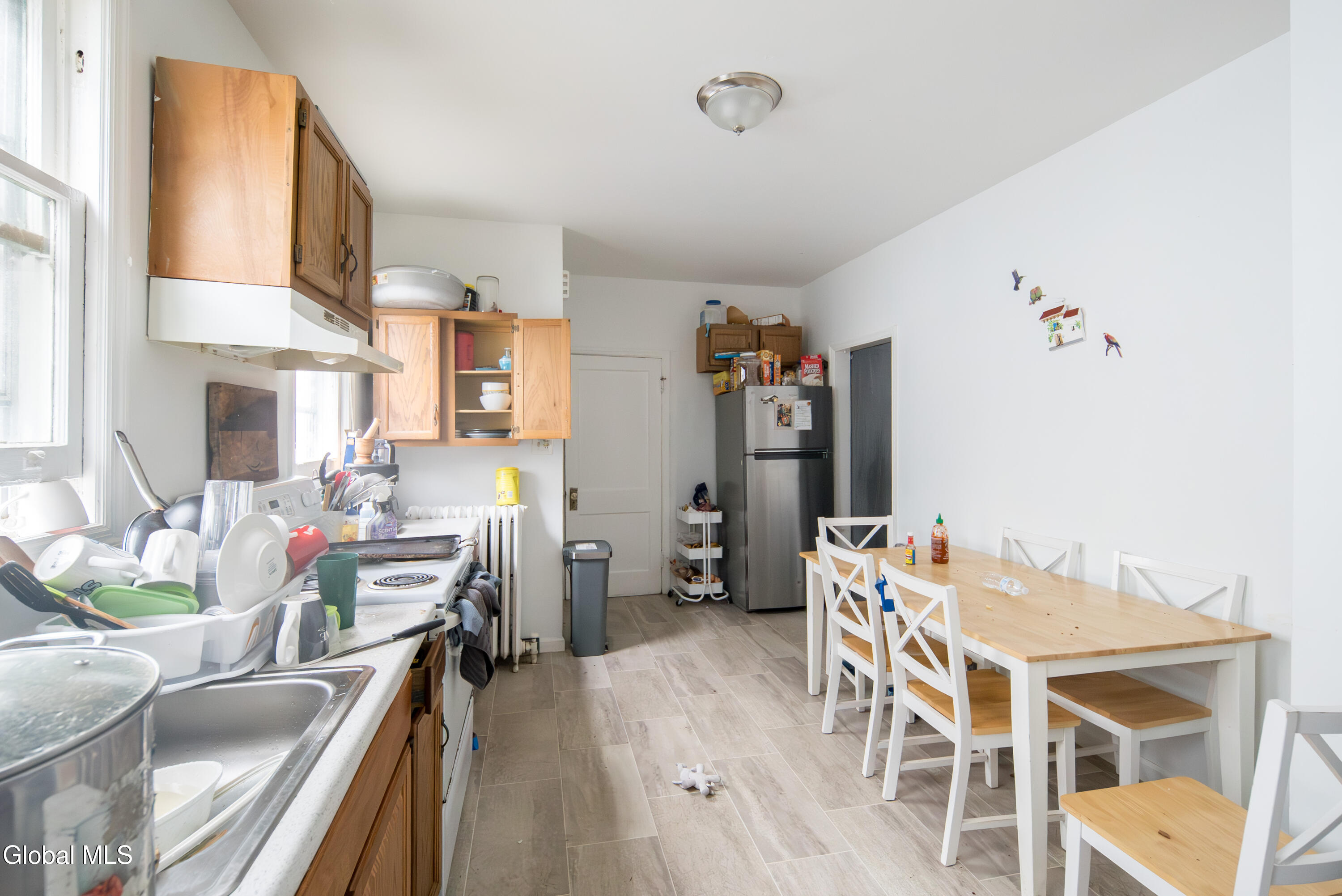 874 Warren Street Albany, NY 12208 - Photo 7 of 44 007