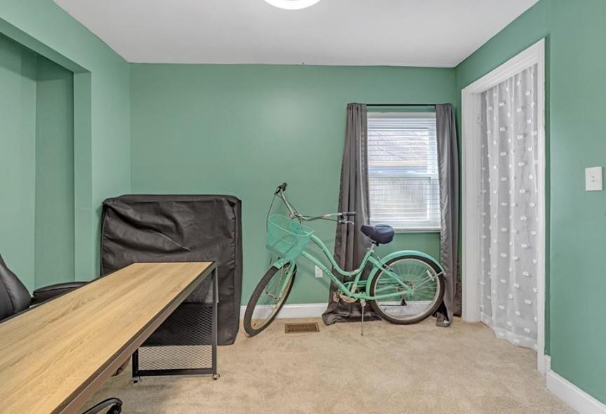 1146 Sims Street Southwest Atlanta, GA 30310 - Photo 14 of 20 a view of a room with gym equipment