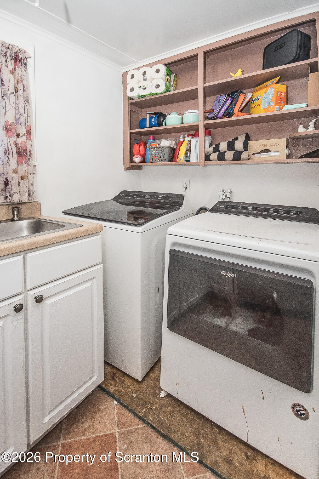 214 Main Street Moosic, PA 18507 - Photo 8 of 28 Kitchen
