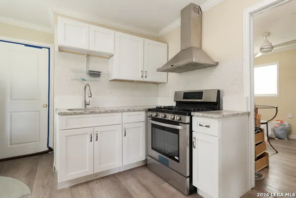 $825 | 560 West Highland Boulevard, Unit 2, San Antonio, TX 78210