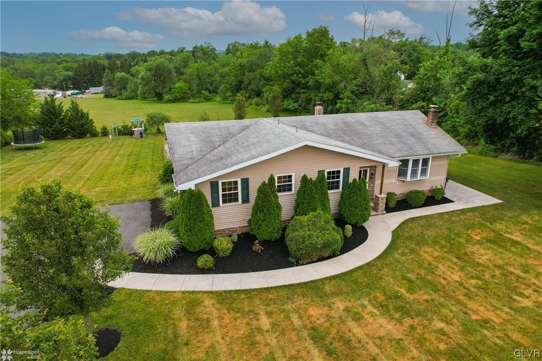 463 North Penn Dixie Road Bath, PA 18014 - Photo 3 of 40 Gallery Image 3
