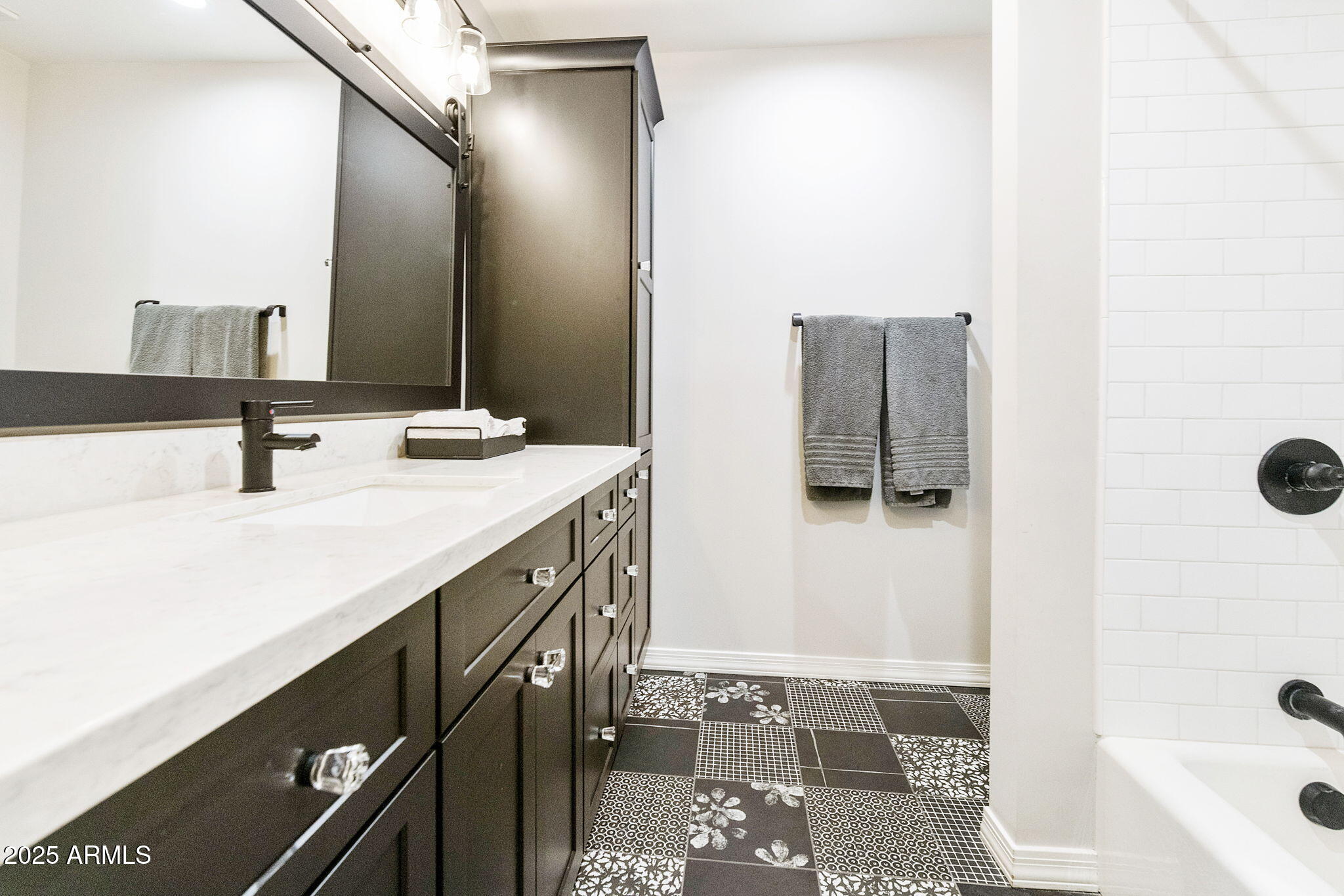 1902 East Redfield Road Tempe, AZ 85283 - Photo 35 of 60 29-web-or-mls-DLB_1619