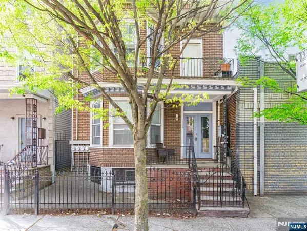 $650,000 | 196 Sussex Avenue, Newark, NJ 07103