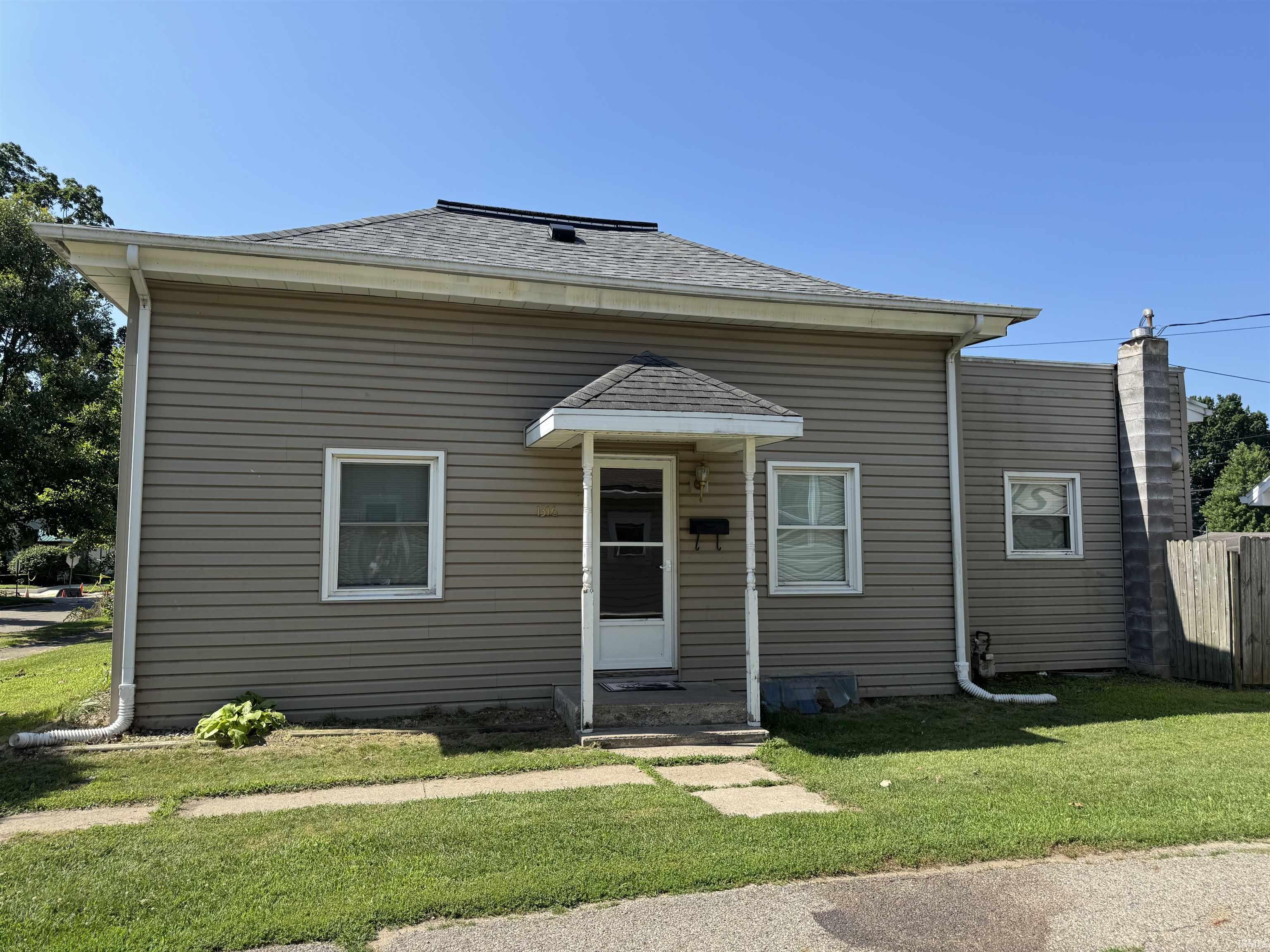 1316 Franklin Avenue Rochester, IN 46975 - Photo 1 of 18