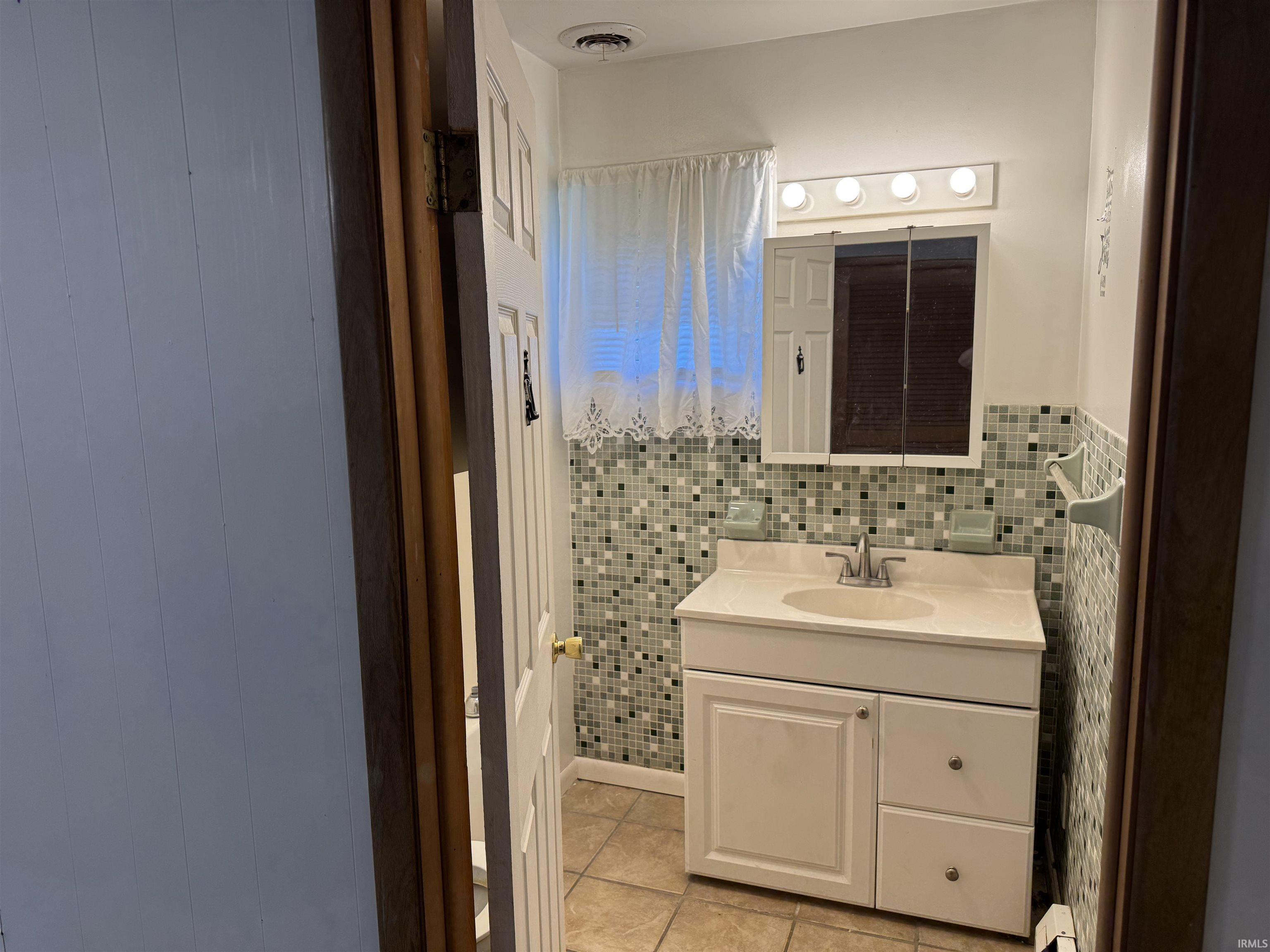 1316 Franklin Avenue Rochester, IN 46975 - Photo 12 of 18