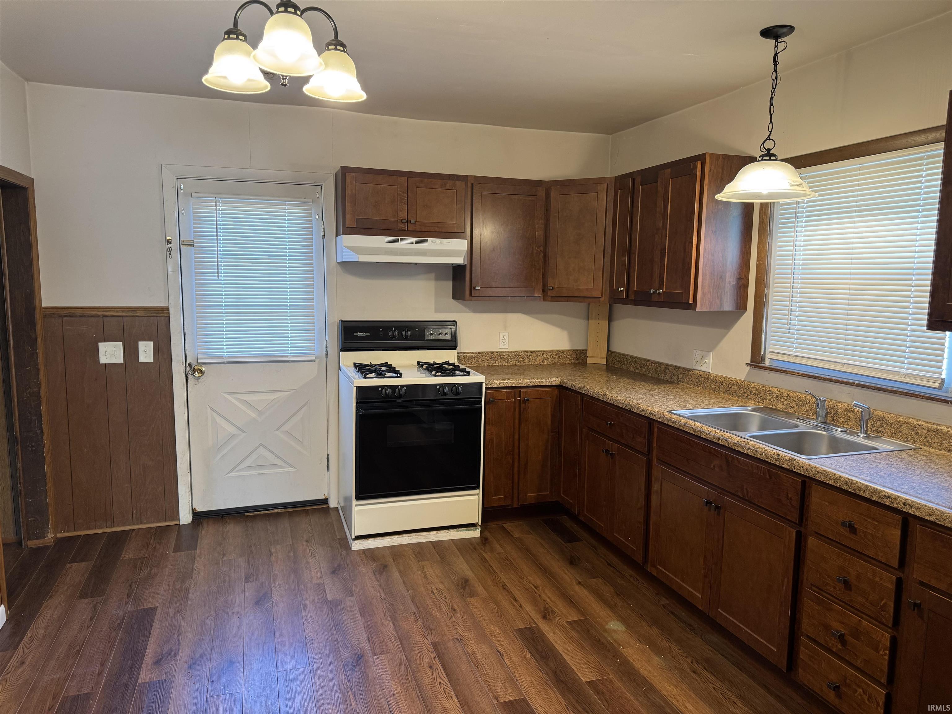 1316 Franklin Avenue Rochester, IN 46975 - Photo 4 of 18