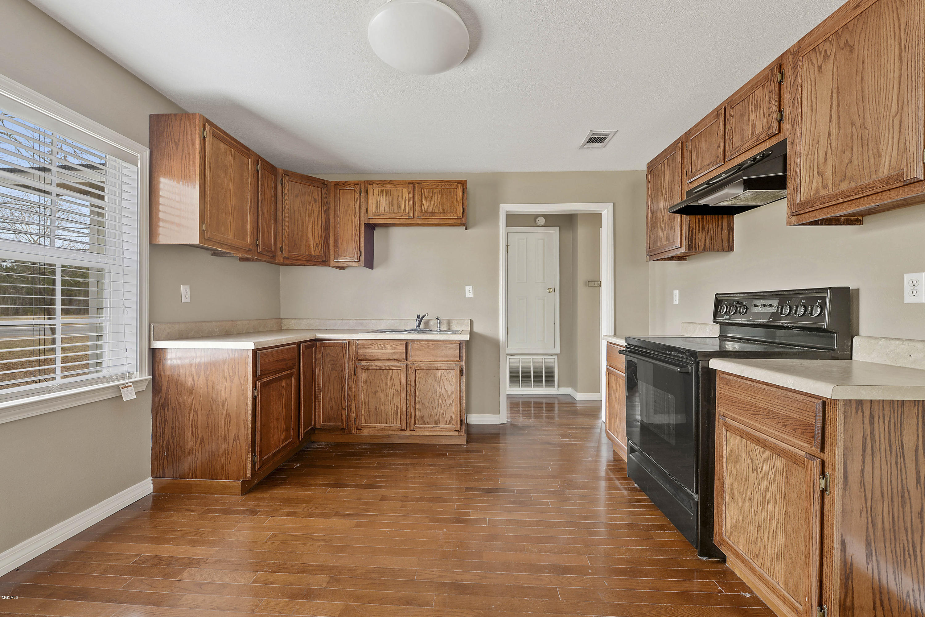4816 Dutch Bayou Road Moss Point, MS 39563 - Photo 8 of 29 008
