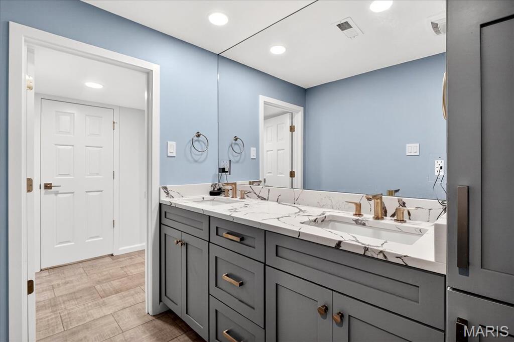 12759 Ladue Road Creve Coeur, MO 63141 - Photo 49 of 77 Gallery Image 49