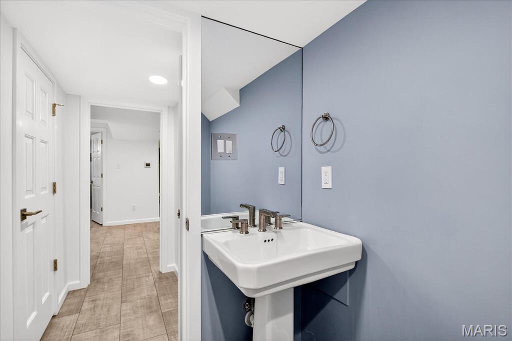 12759 Ladue Road Creve Coeur, MO 63141 - Photo 52 of 77 Gallery Image 52