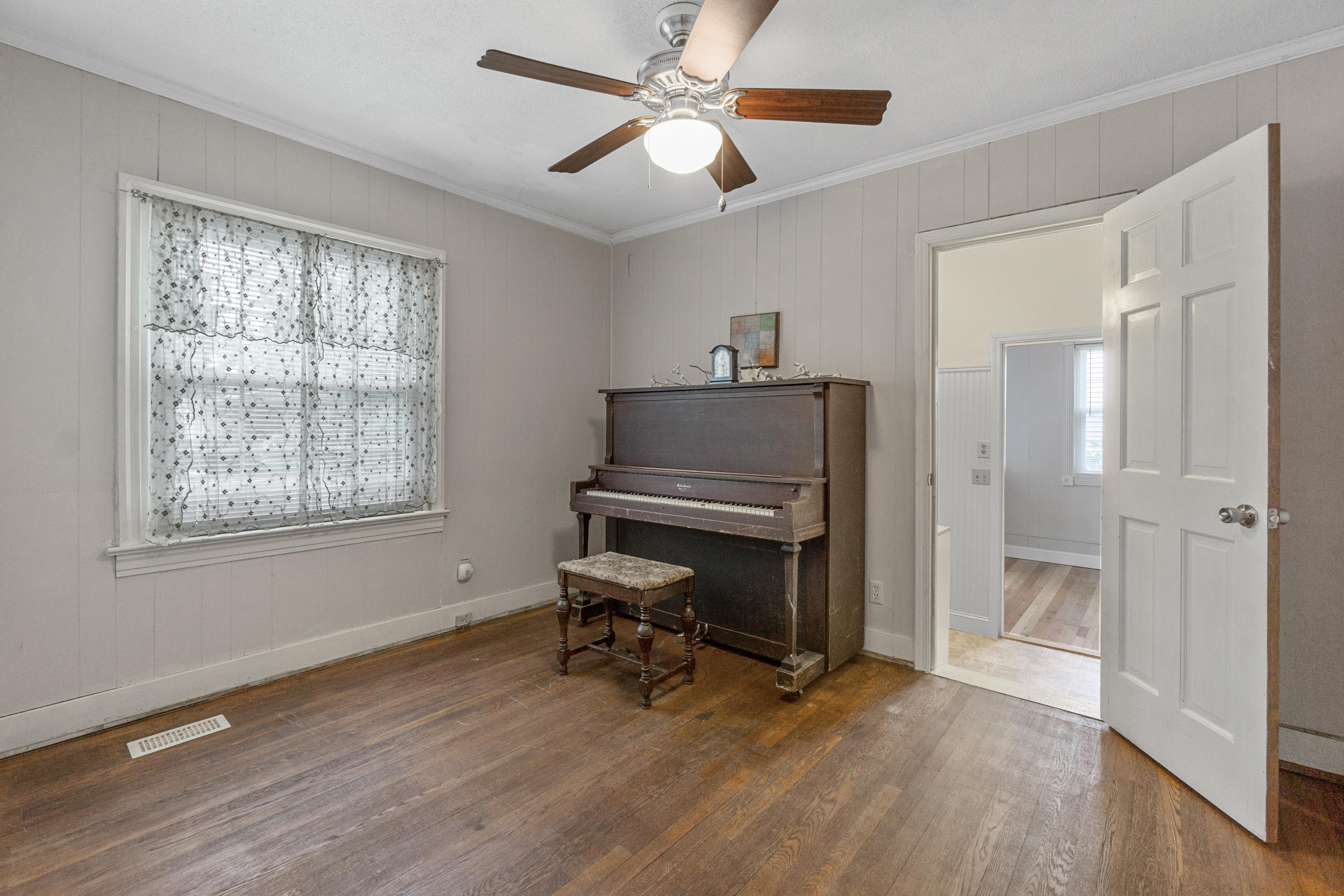 614 South Moore Road Chattanooga, TN 37412 - Photo 14 of 27 614 S. Moore-19
