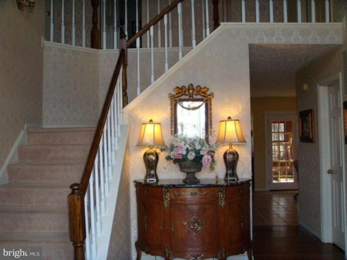 12625 Thunder Chase Drive Reston, VA 20191 - Photo 4 of 25 Entrance / Foyer