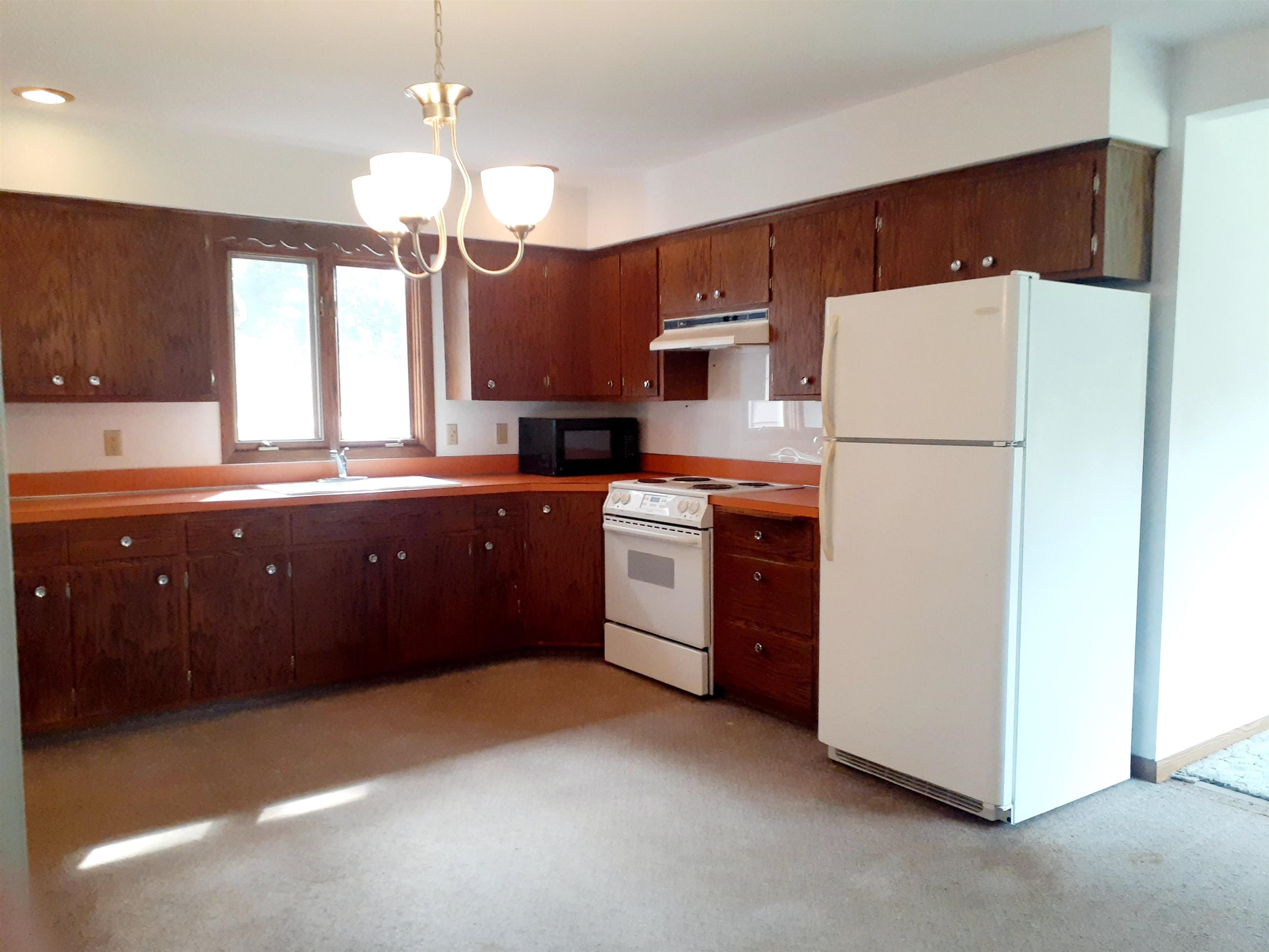 5730 North Ballard Road Appleton, WI 54913 - Photo 7 of 47