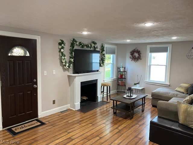1272 South Green Road Cleveland, OH 44121 - Photo 3 of 17