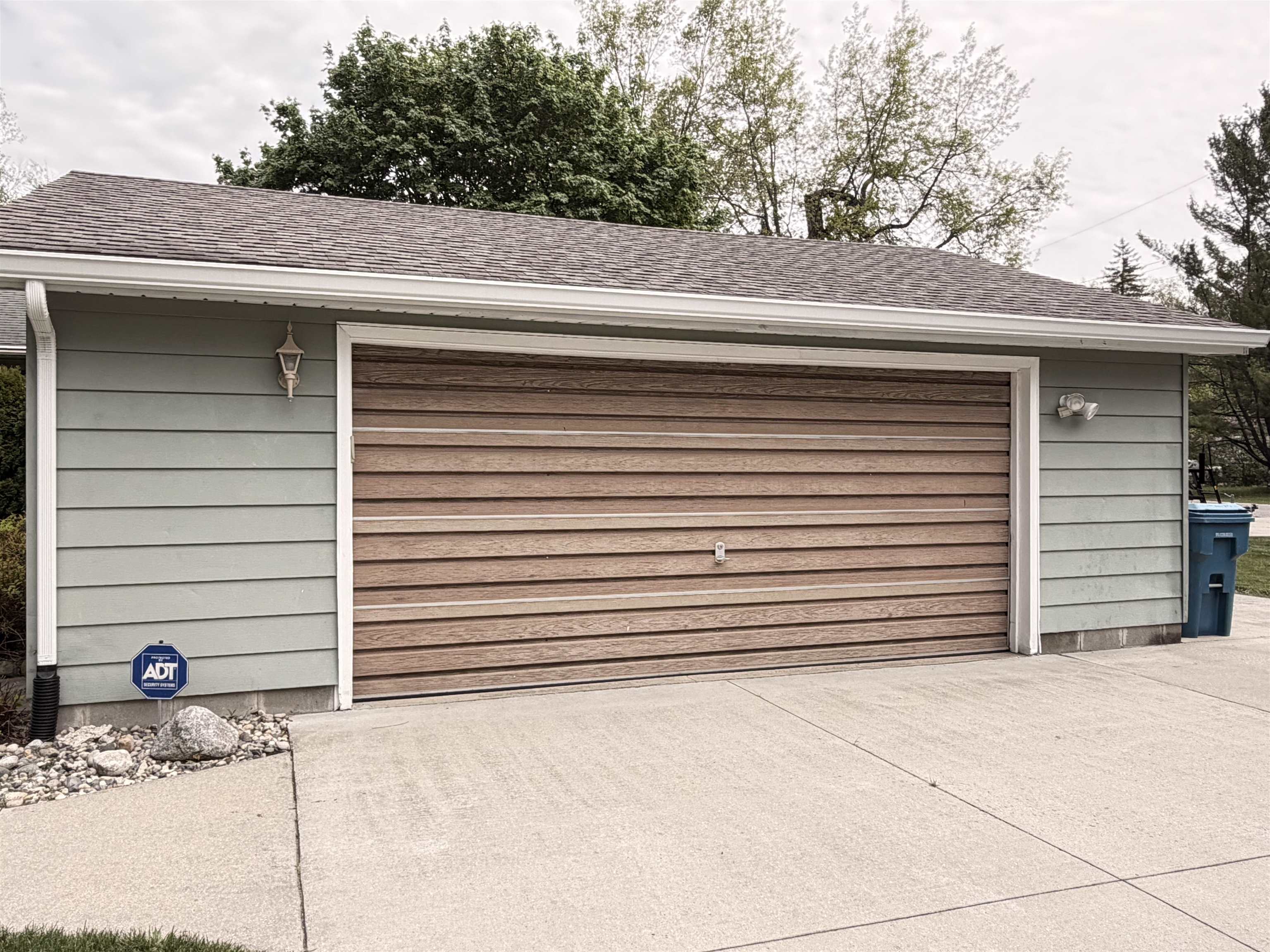 6505 Swallow Drive Harrison, MI 48625 - Photo 3 of 24