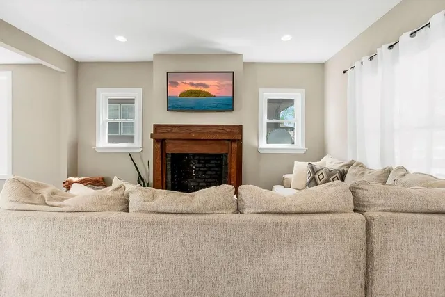 $215,000 | 207 North 15th Street, Kansas City, KS 66102