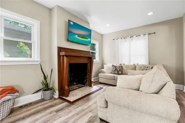 $215,000 | 207 North 15th Street, Kansas City, KS 66102