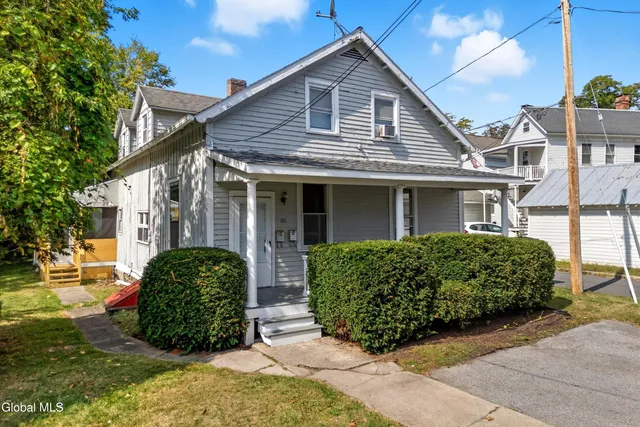 $1,700 | 101 Walworth Street, Saratoga Springs, NY 12866