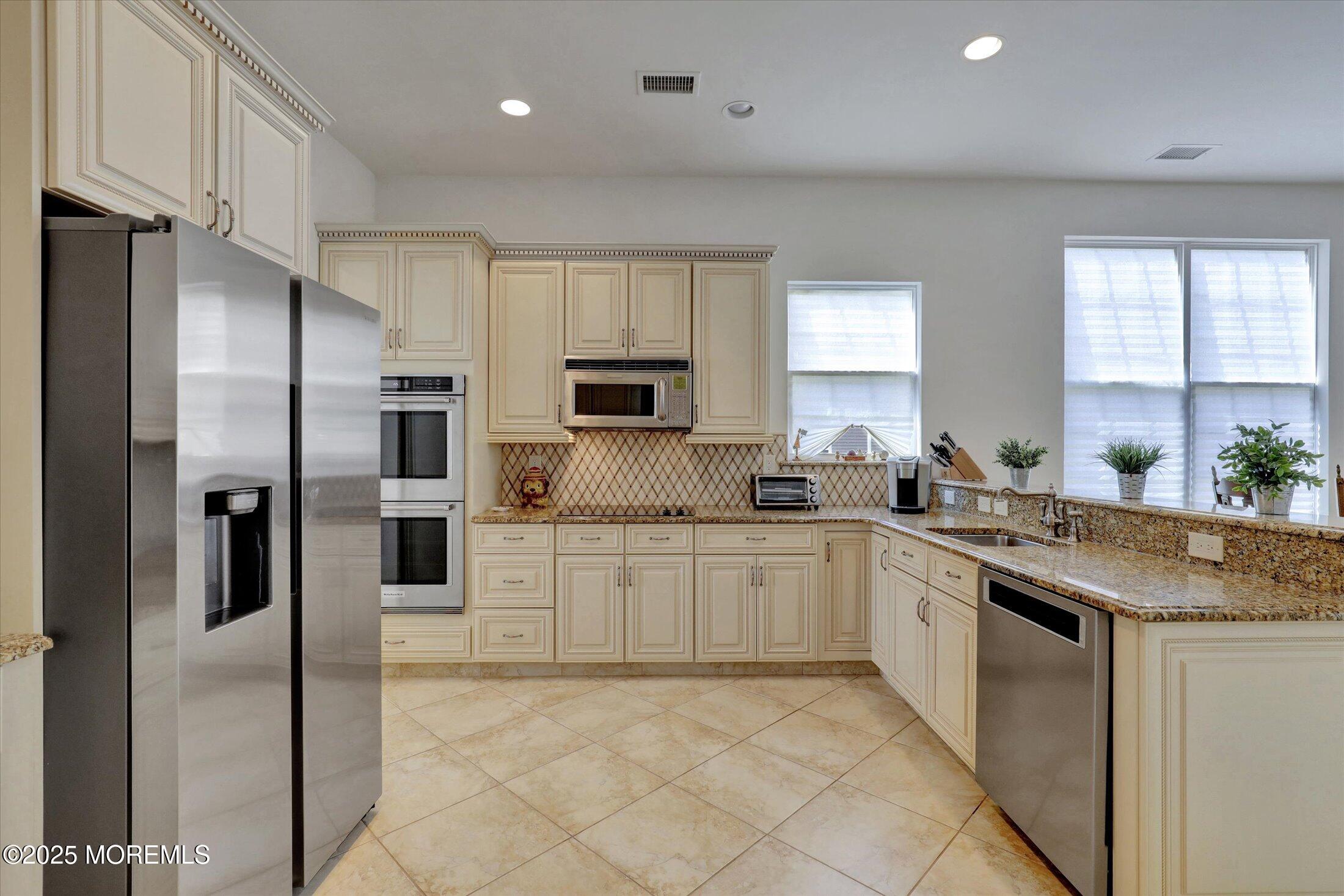 117 Gables Way Jackson, NJ 08527 - Photo 6 of 42 11-Kitchen