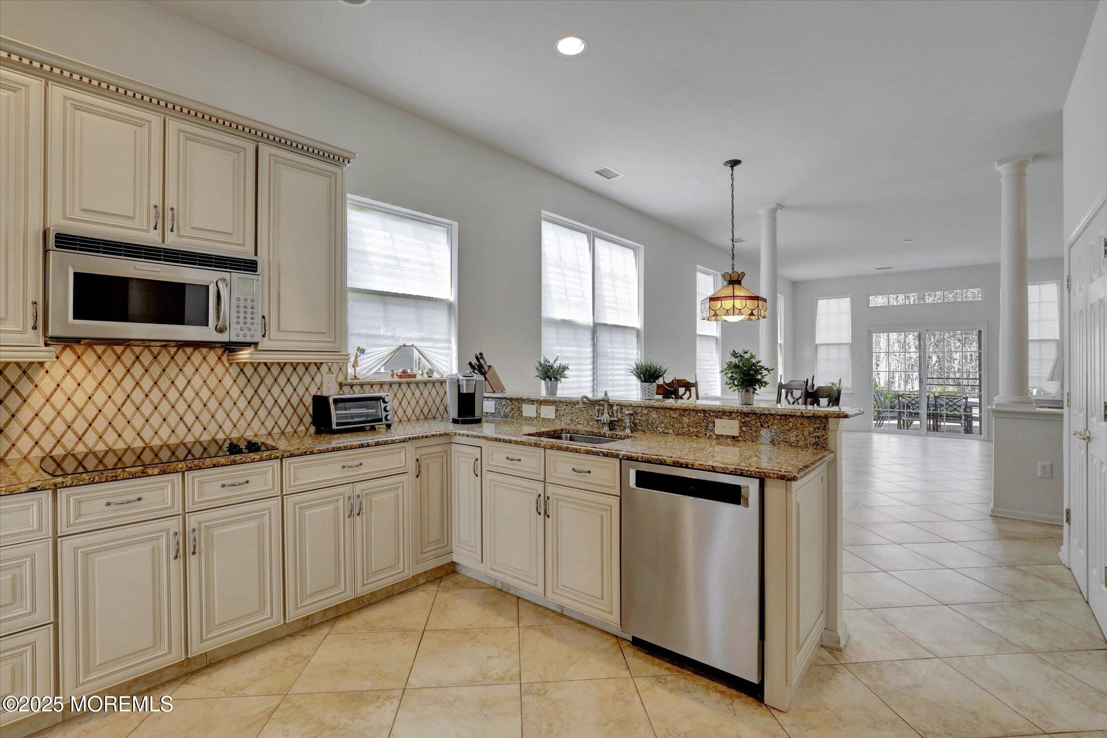 117 Gables Way Jackson, NJ 08527 - Photo 7 of 42 12-Kitchen