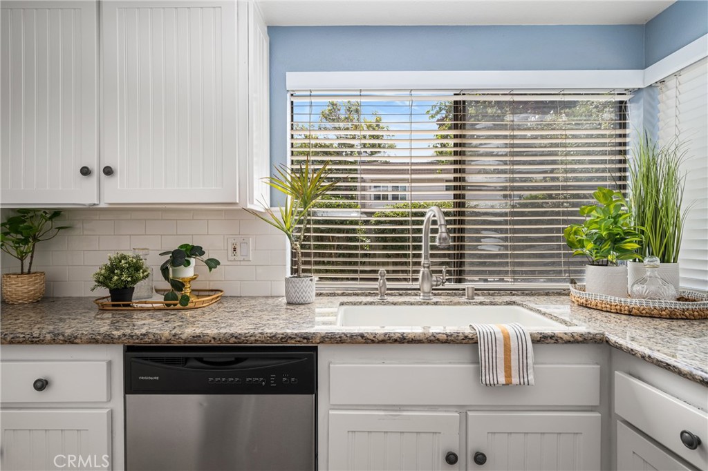 10 Brookstone Avenue Irvine, CA 92604 - Photo 21 of 67 Kitchen window looking out into the back yard