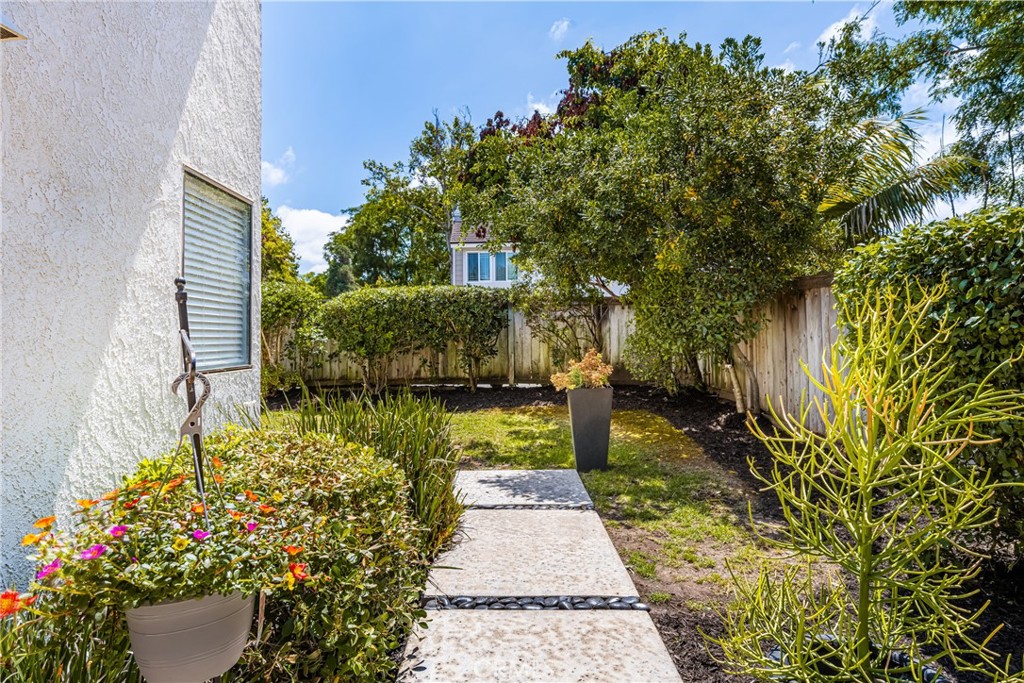 10 Brookstone Avenue Irvine, CA 92604 - Photo 48 of 67 Moving from the side yard to the back yard